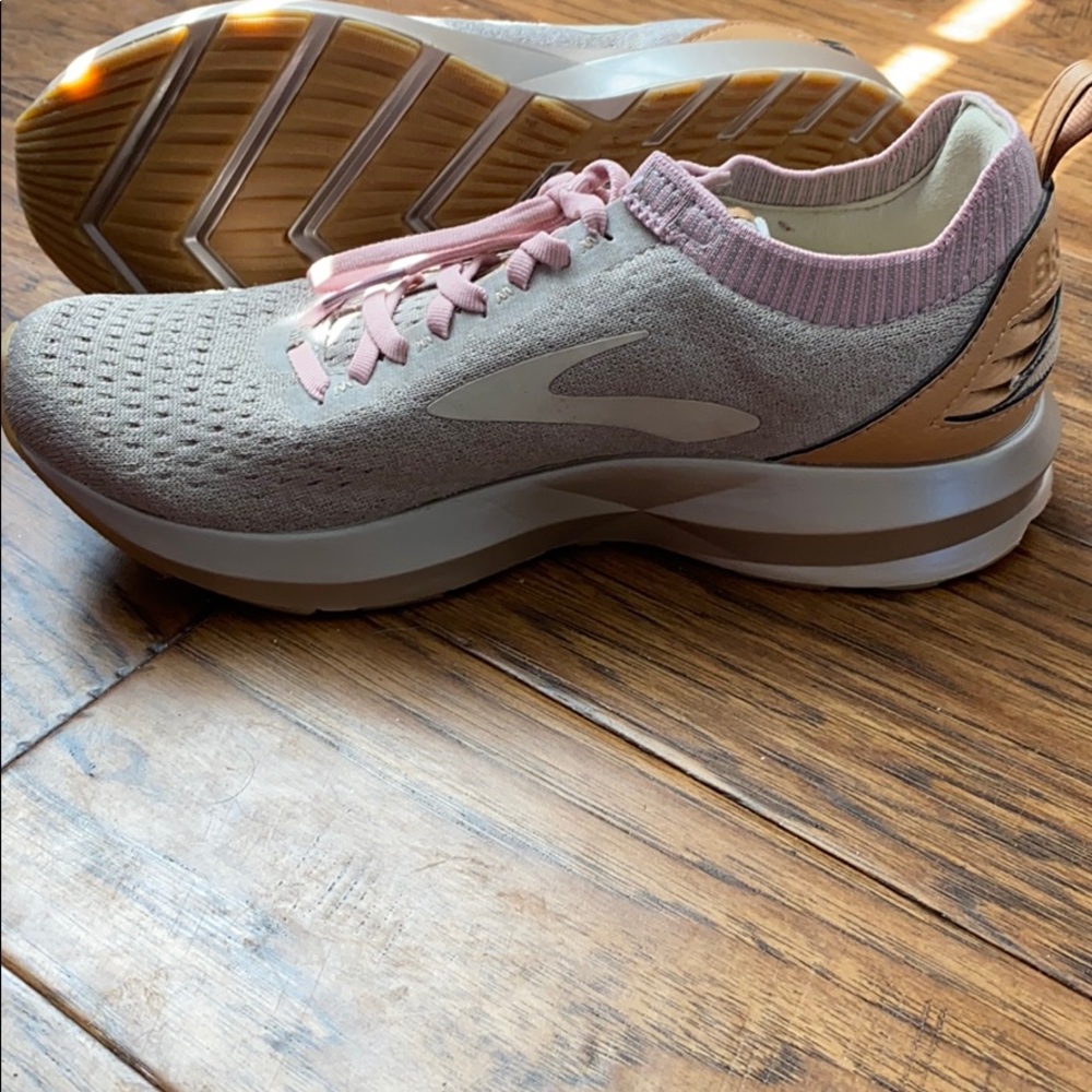 Brooks levitate 2